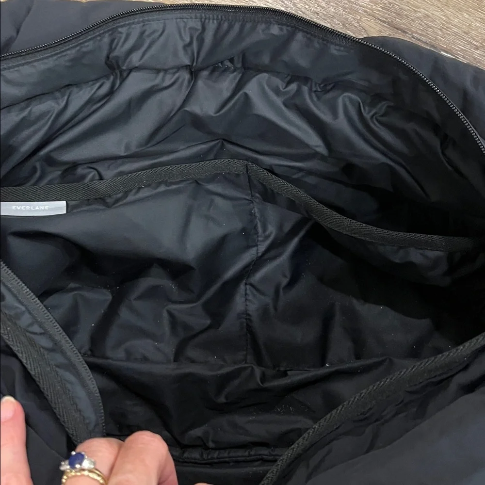 Everlane quilted tote - Picture 2 of 2